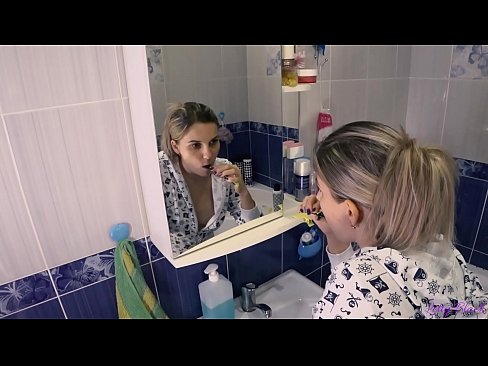 ❤️ Pijamaz jantzitako gazteekin ahozko esperma amaitzen da ipurdian - Letty Black ❤️❌ Porno %eu.sex78.ruan ﹏