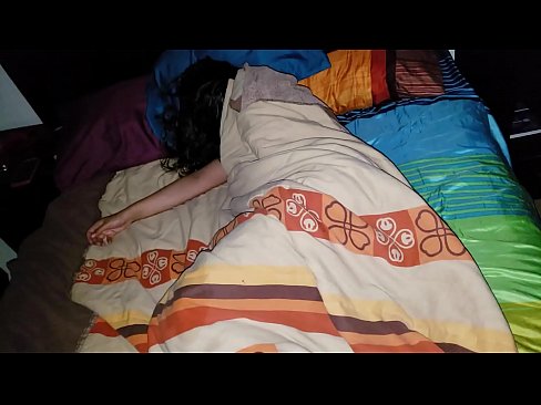 ❤️ Semeordea bere amaorde gazteari errieta egiten dio lo egiten duen bitartean. ❤️❌ Porno %eu.sex78.ruan ﹏