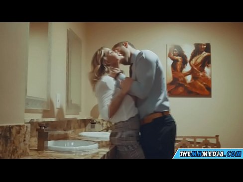 ❤️ Ilehoria busti batek komun publiko batean seduzitzen zaituenean ❤️❌ Porno %eu.sex78.ruan ﹏